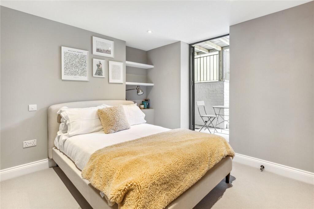 150230_BES230271_IMG_08_0000